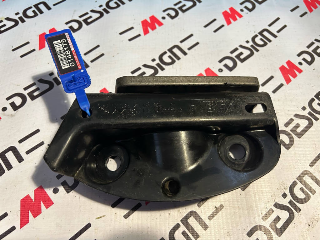 Направляющая блока задних фонарей Правая bmw 51127118194