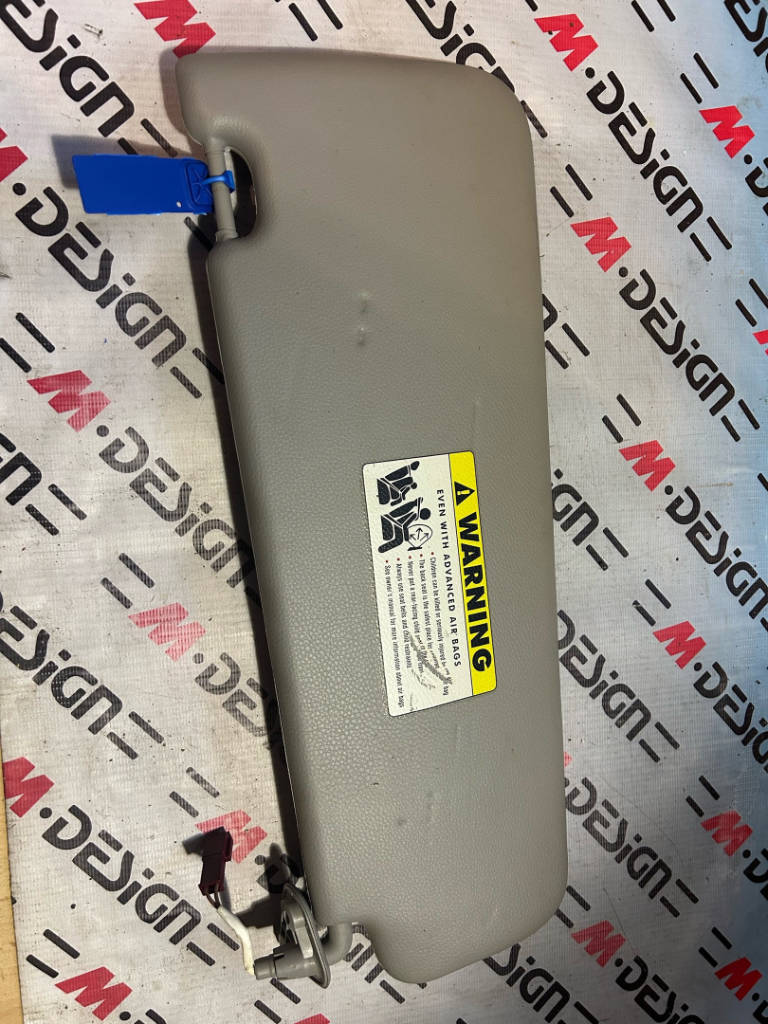 Солнцезащитный козырек с зеркалом Правый BMW E90