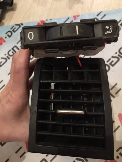 Дефлектор обдува салона 7L6819703L с регулятором отопителя 7L6819765 Volkswagen Touareg 1