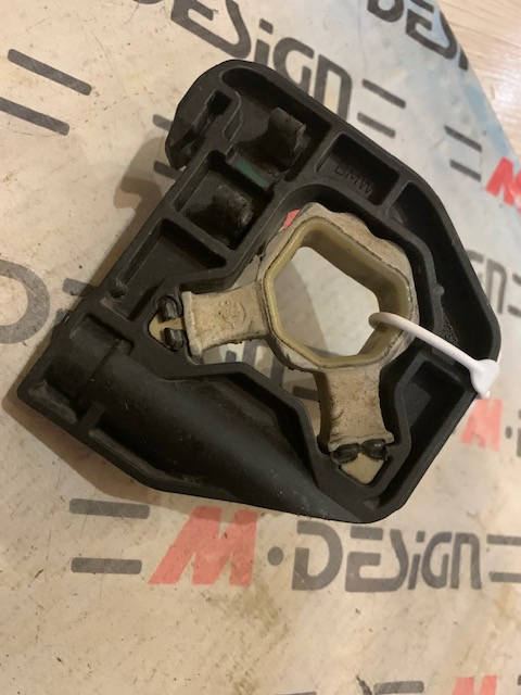 Кронштейн радиатора правый Bmw F20 F30 17117600540