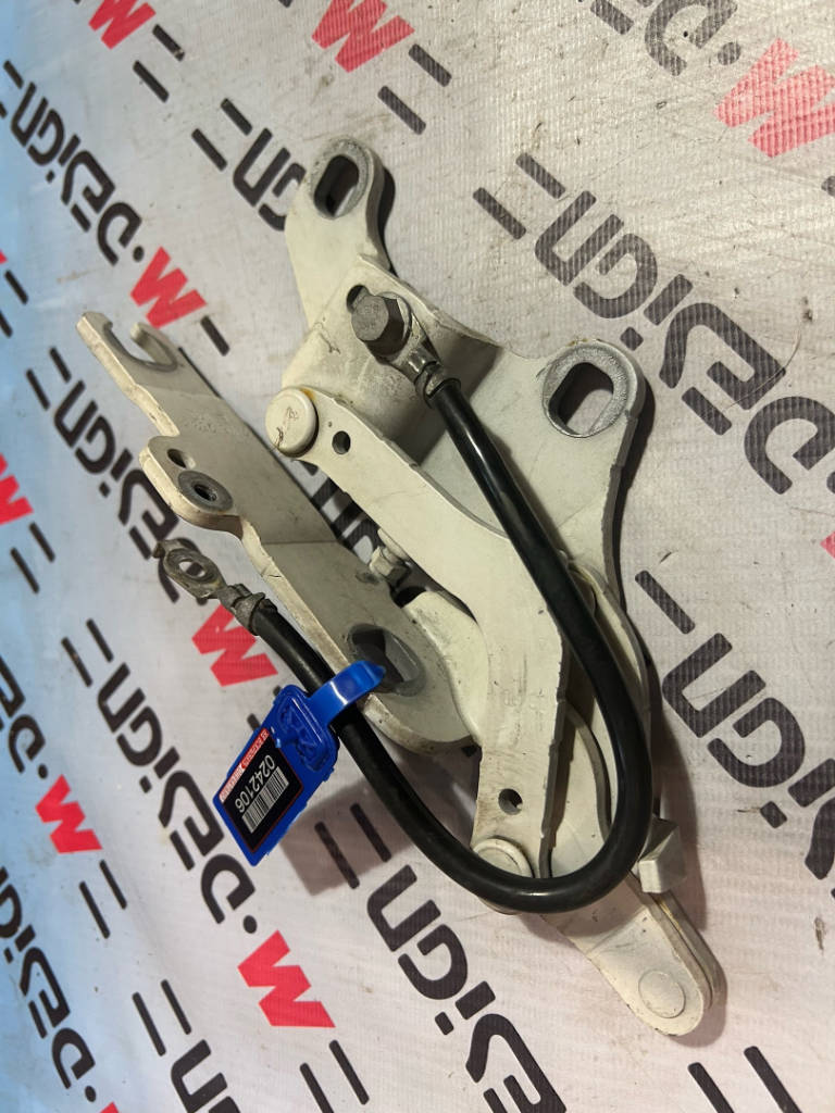 Петля капота левая bmw 41617210677