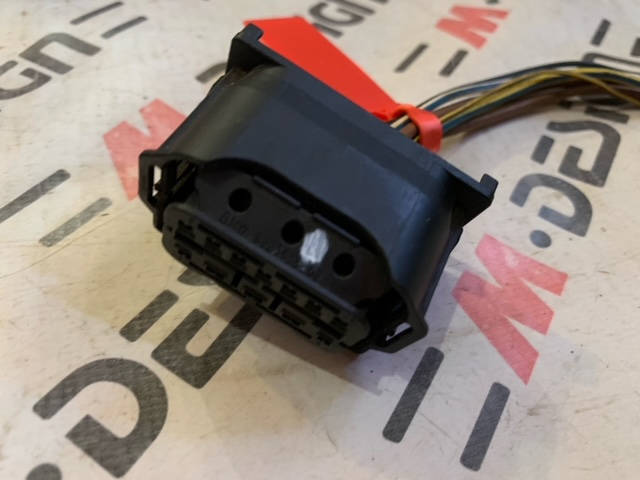 Разъем фары гнездовой BMW 61132359991