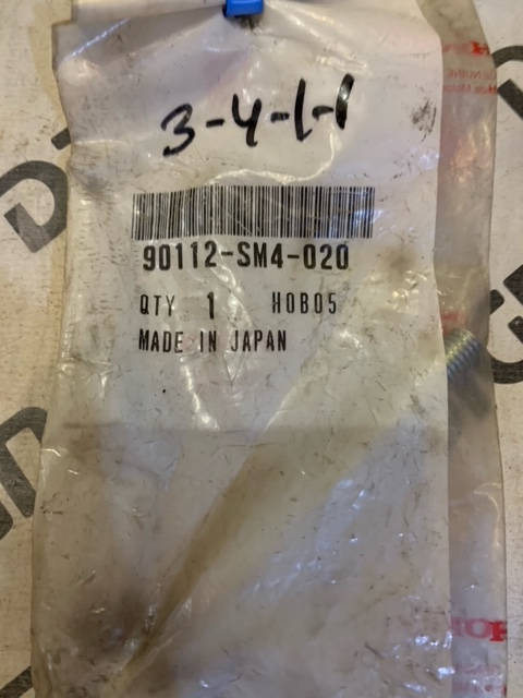Болт подвески передний Honda 90112-SM4-020