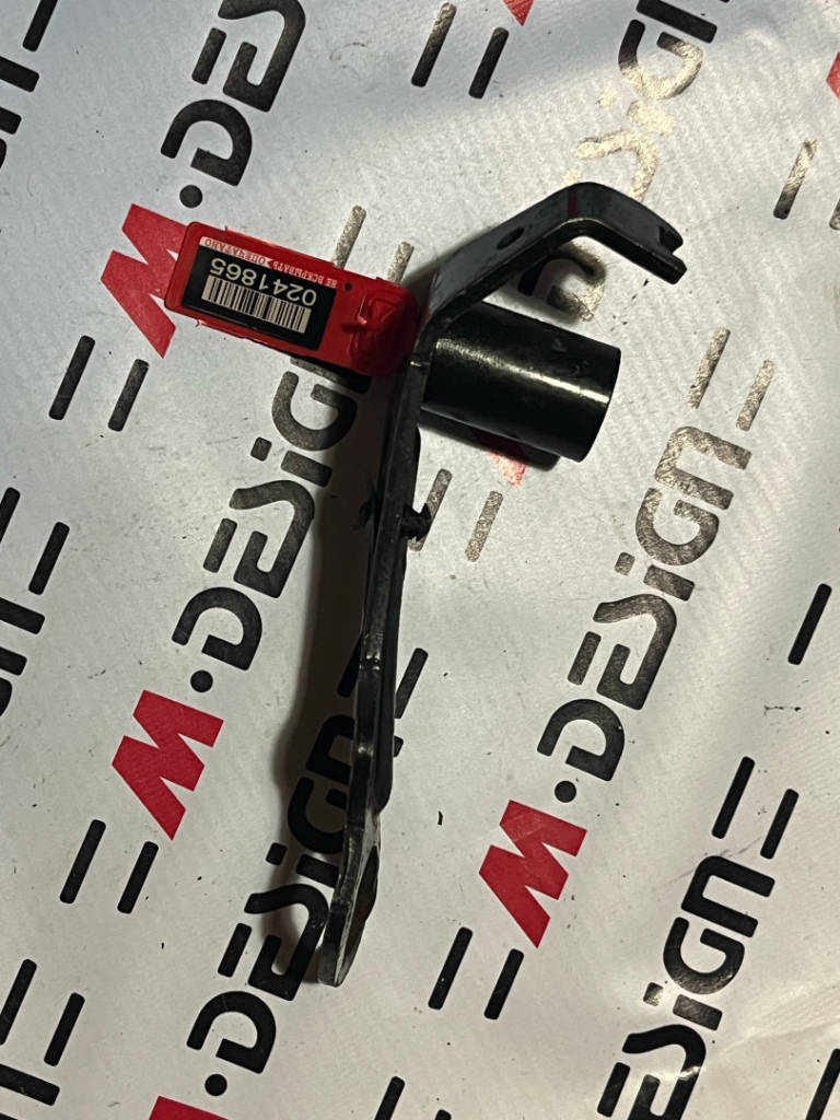 Крепление BMW 11127600127