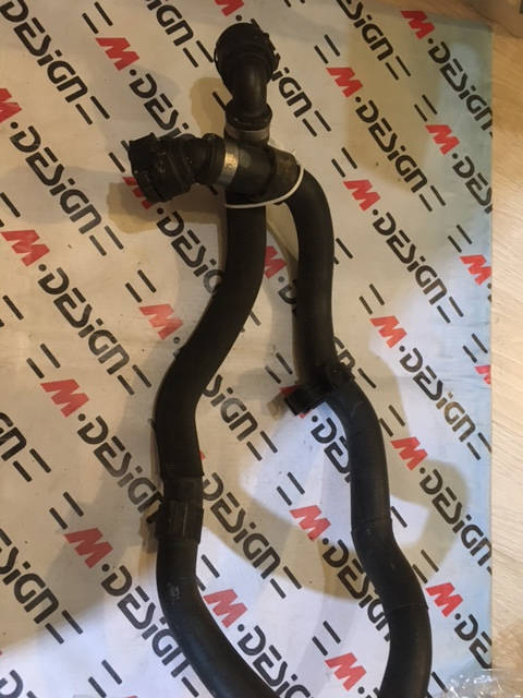 Патрубок системы охлаждения Bmw E90 64216983858