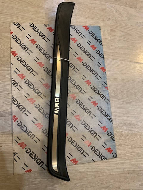 Накладка порога Правая передняя BMW E90 51477060280