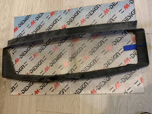 Воздуховод (рамка) Нижний BMW E82 51748051604