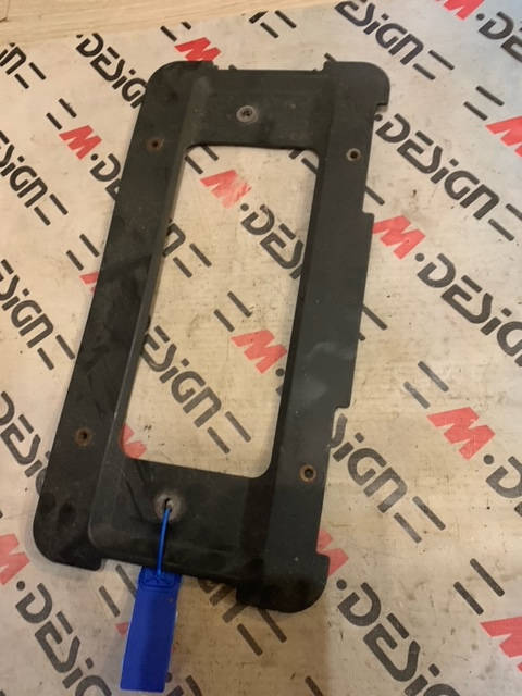 Кронштейн (рамка) номерного знака Задний BMW E88 E90 51187160607