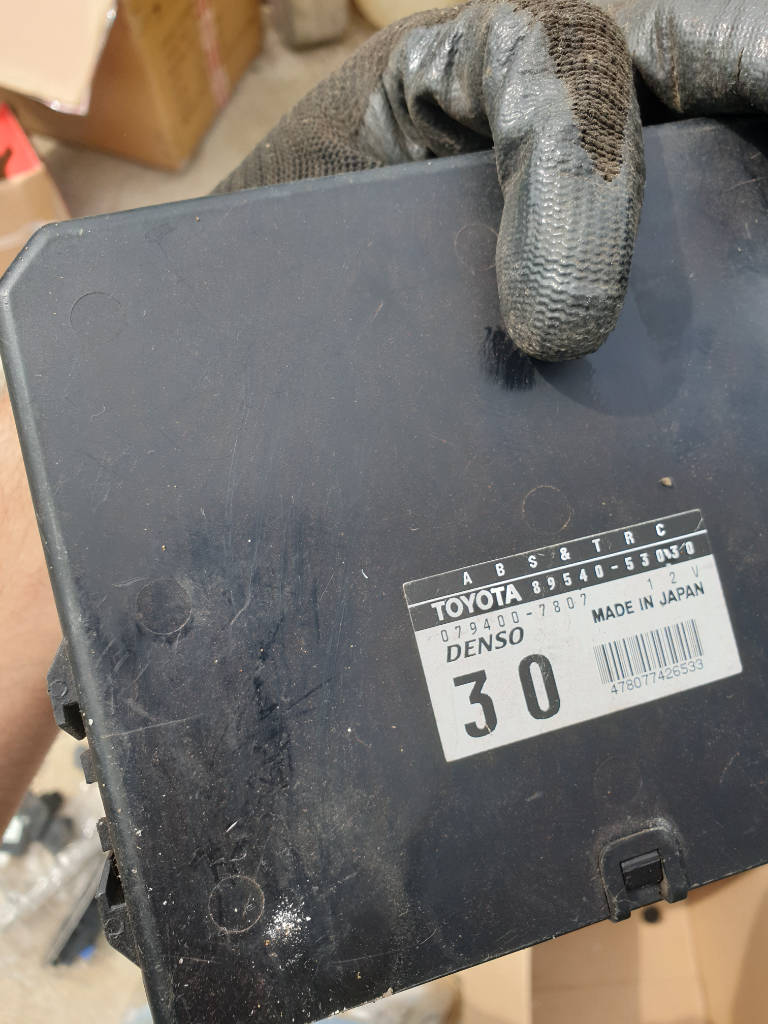 Блок управления ABS Toyota Altezza lexus is200