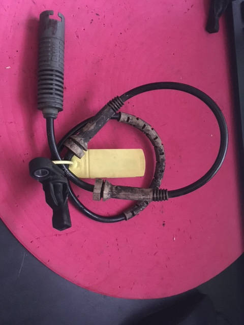 Датчик ABS передний BMW E82 34526870075