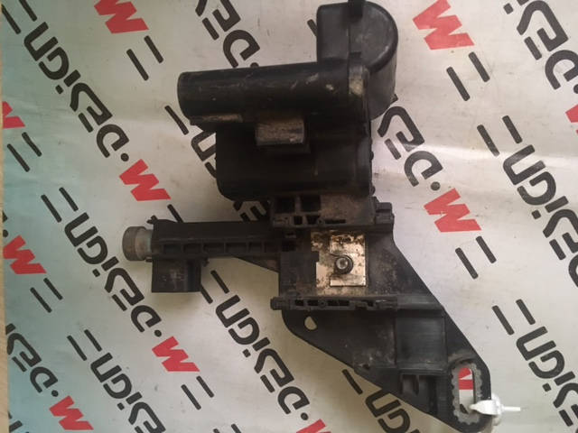 Распределитель вывода внешнего источника питания BMW F20 F30 61149296151