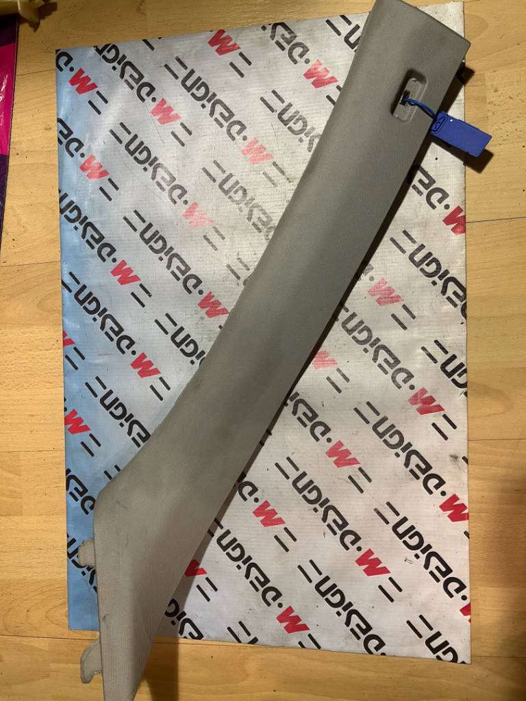 Накладка передней стойки Левая bmw 51437124771