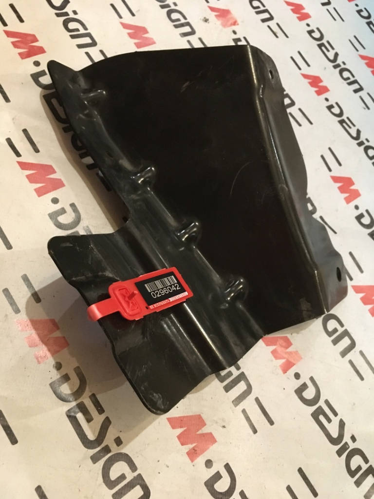 Защитный кожух топливопроводов BMW F25 F26 16137262745