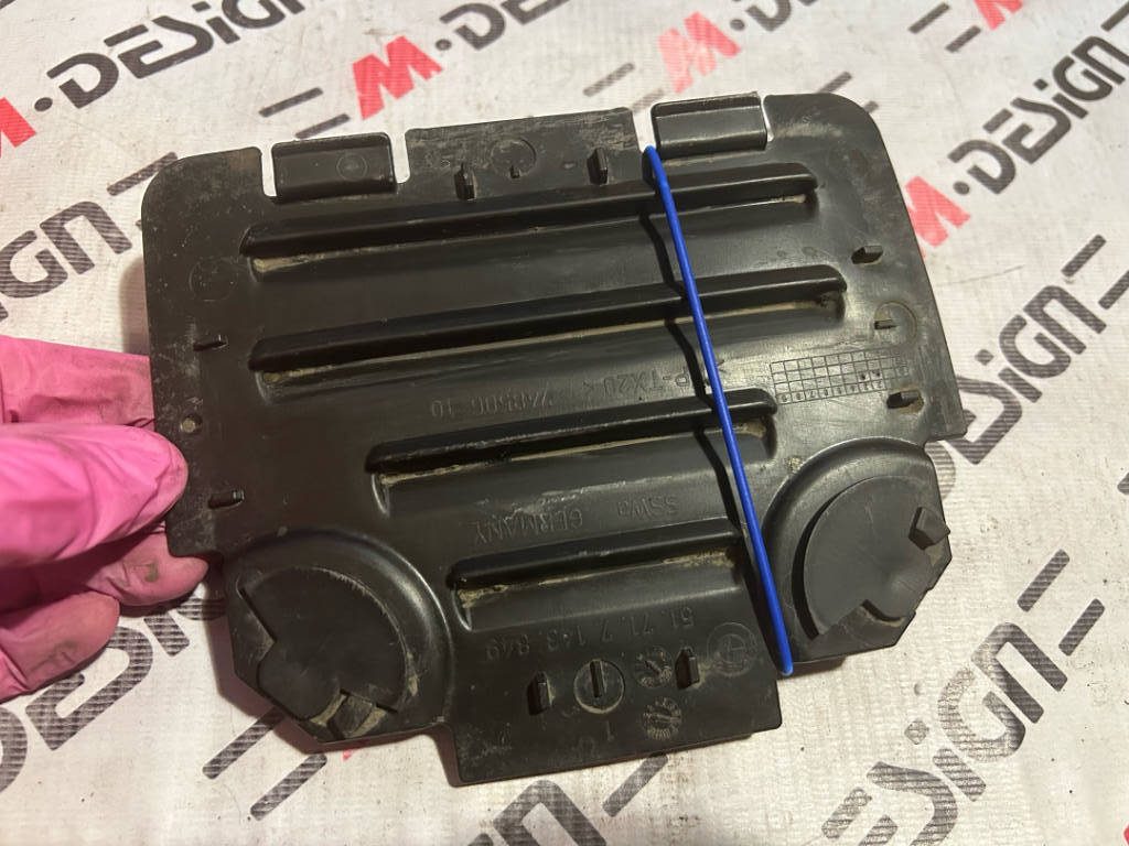 Крышка подкрылка Левая Bmw E90