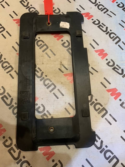 Кронштейн (рамка) номерного знака Задний BMW E88 E90 51187160607