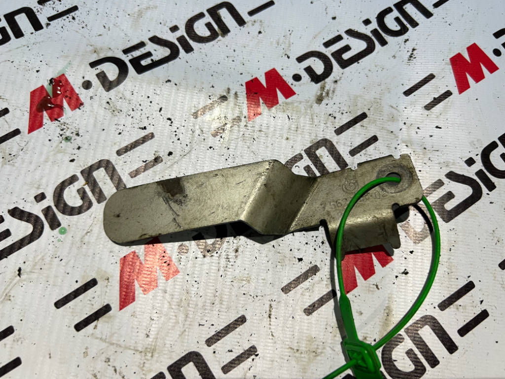 Кронштейн воздуховода наддува