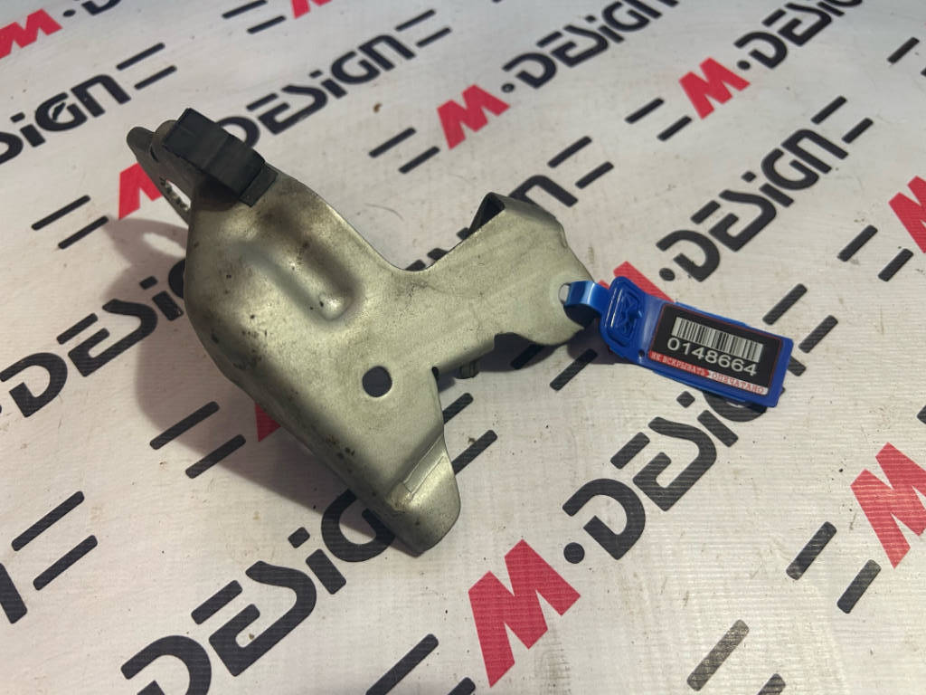 Держатель тормозного шланга левый BMW E82 34306770483