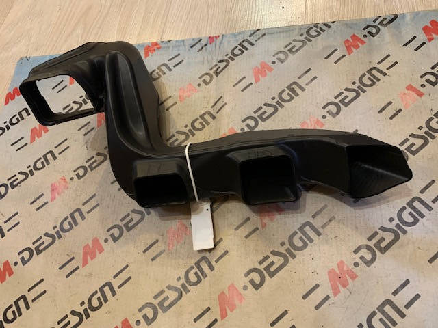 Канал горячего воздуха пространства ног Правый BMW E88 64226966287