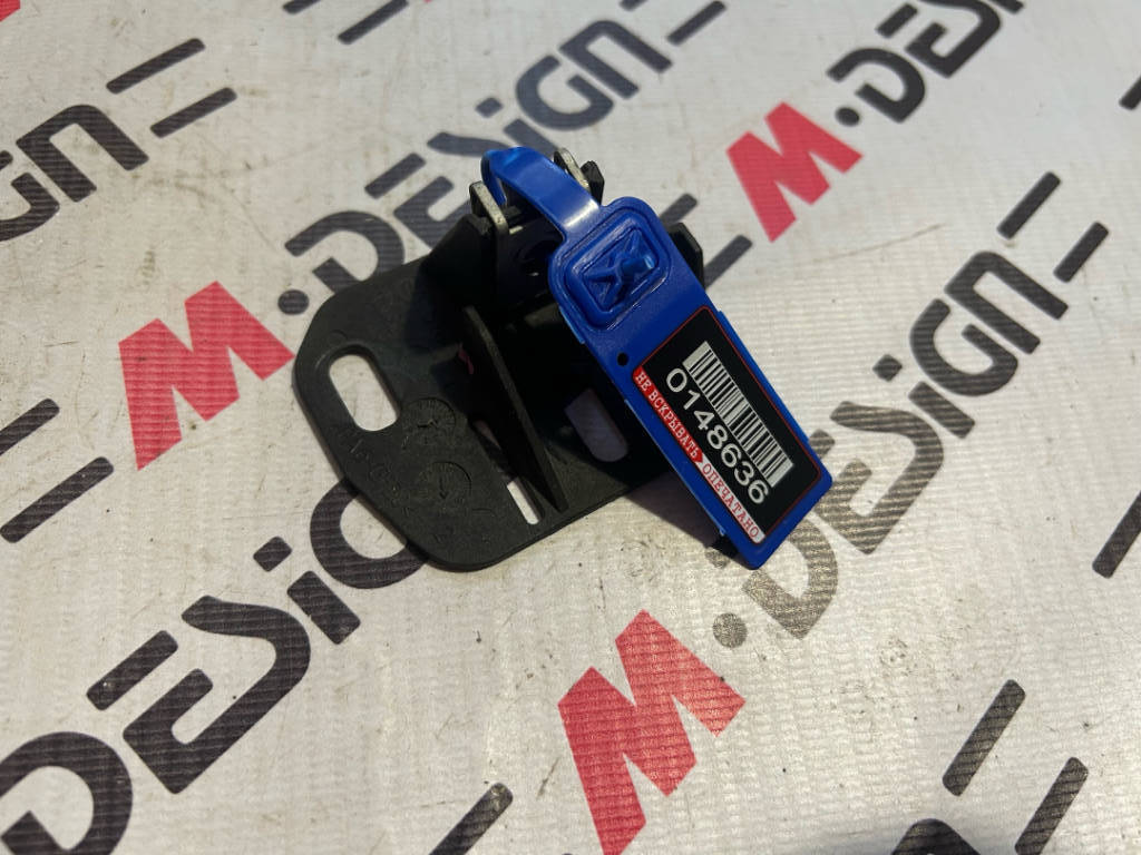 Держатель кронштейна фары Левый BMW E90 51647136827