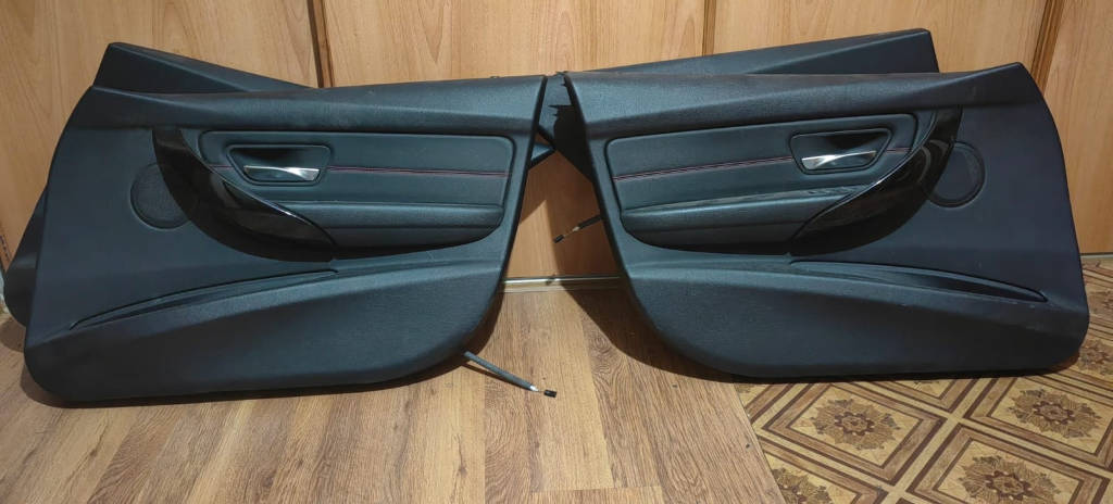 Карты дверей BMW F30 cпорт салон с красной строчкой 51417279177