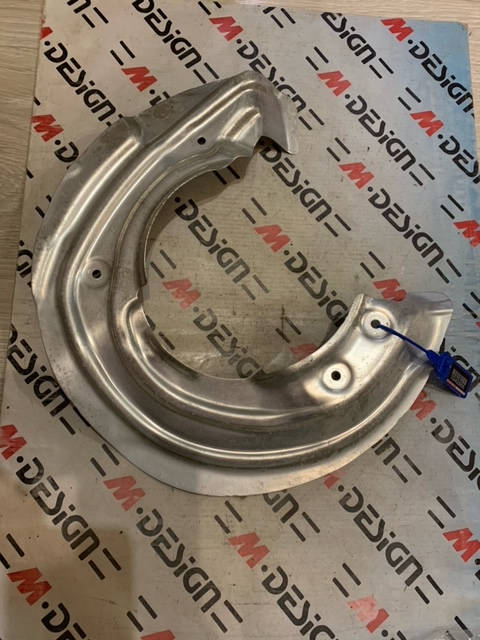 Пыльник тормозного диска передний правый Bmw F30 34106873418