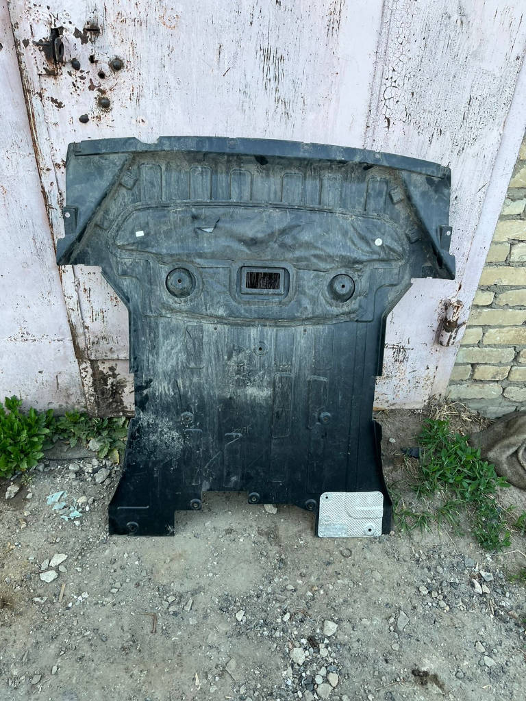 Экран моторного отсека BMW X3 51757213662