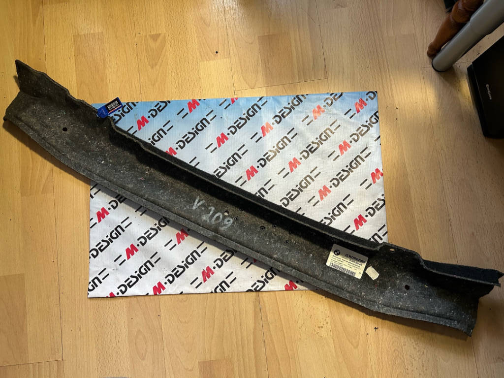 Облицовка рамы заднего окна нижняя BMW 51486960406