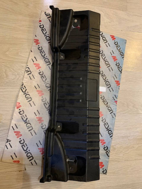 Накладка борта погрузочного пола BMW E82 E88 51476960416