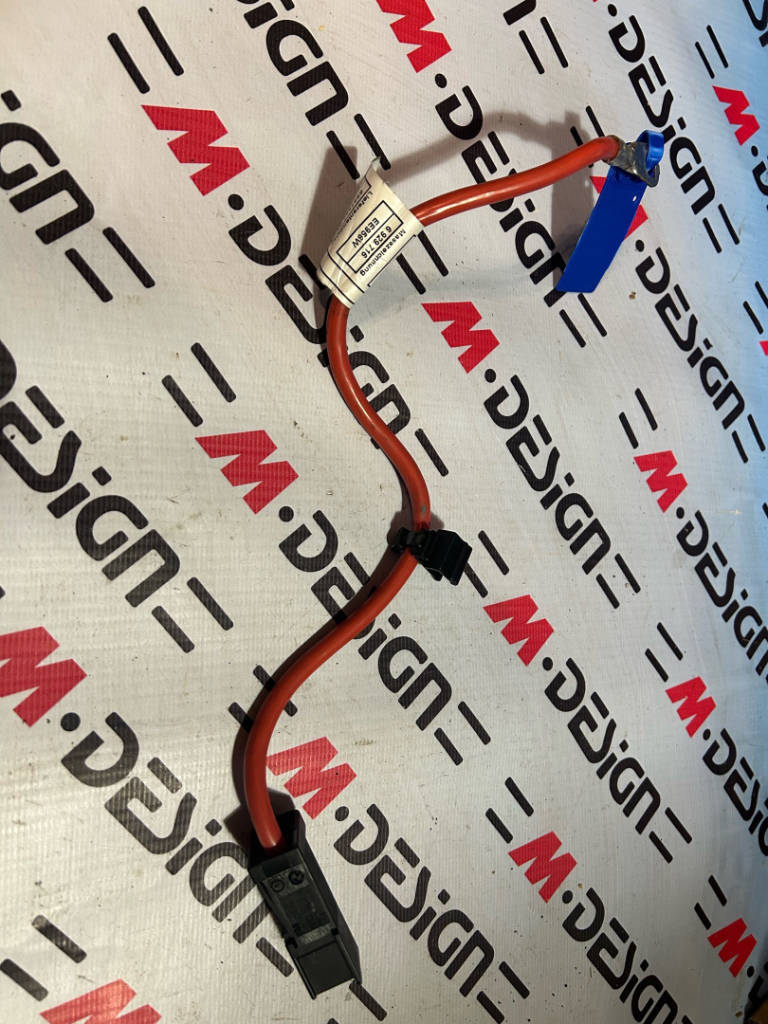 Плюсовой провод батареи BMW E82 E88 61126982652