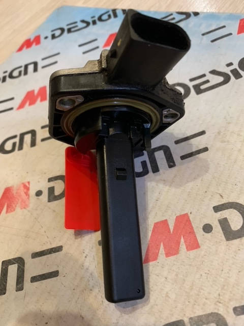 Датчик уровня масла BMW E88 12617501786