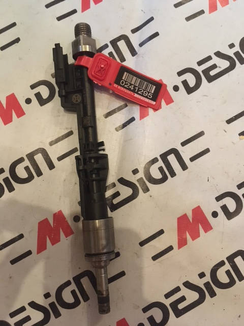 Форсунка топливная BMW F20 F22 F30 N55 / N20 13647597870