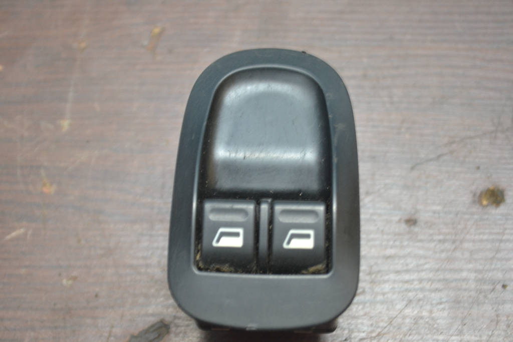 Блок управления стеклоподъемниками Peugeot 206