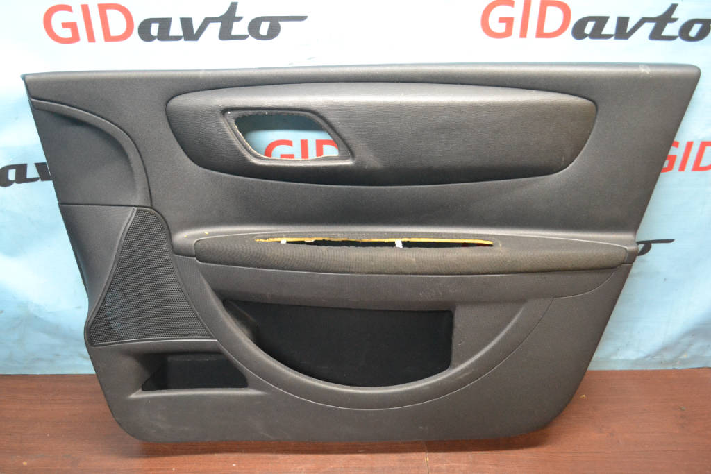 Обшивка двери передней правой Citroen C4