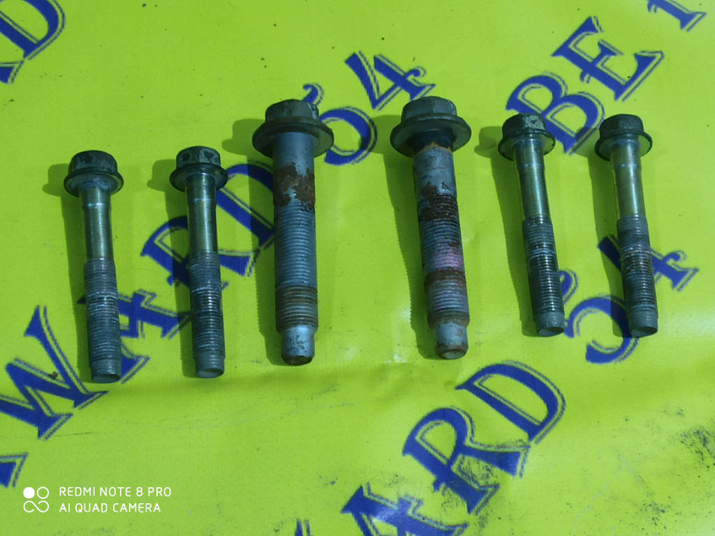 Болт переднего рычага 9YA021430B Mazda Axela 2006 BKEP LFVE