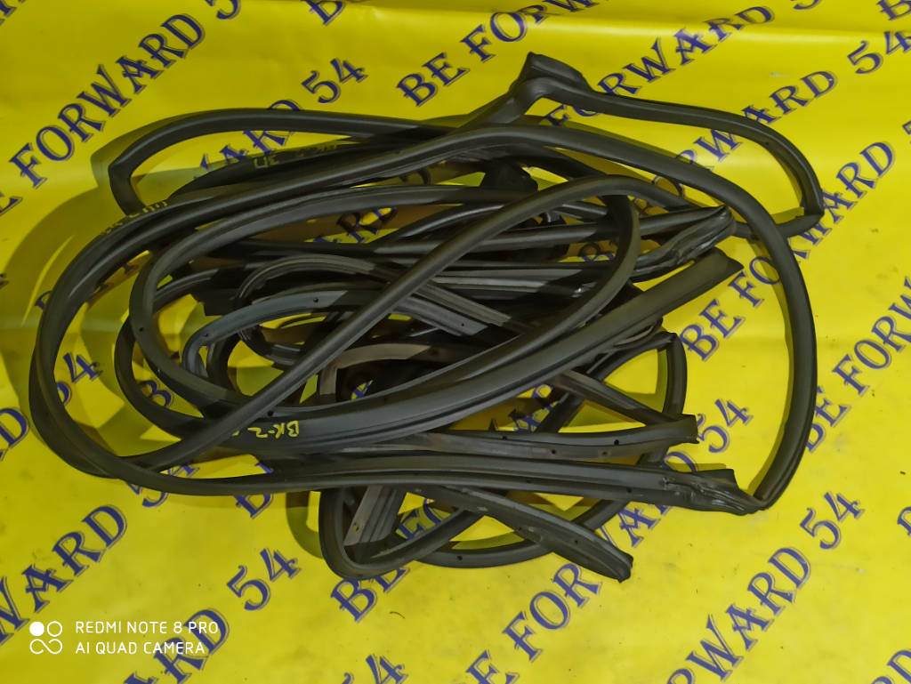 Уплотнитель двери седан, комплект, BP4K58760 Mazda Axela 2006 BKEP LFVE