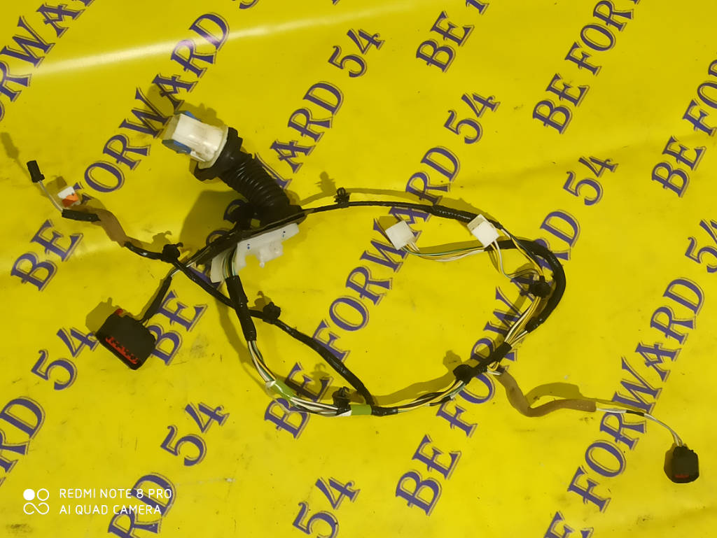 Проводка двери левая передняя B32H67200E Mazda Axela 2006 BKEP LFVE