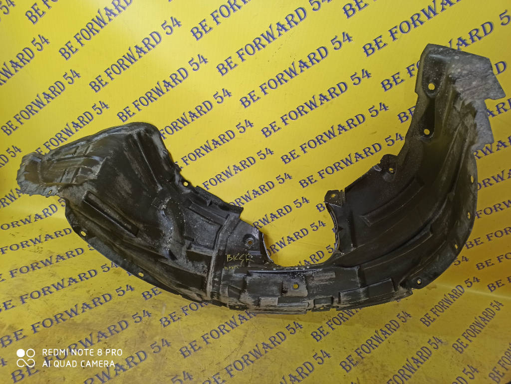 Подкрылок пробег 15 ткм справа спереди Mazda Axela 2003 BKEP LFDE