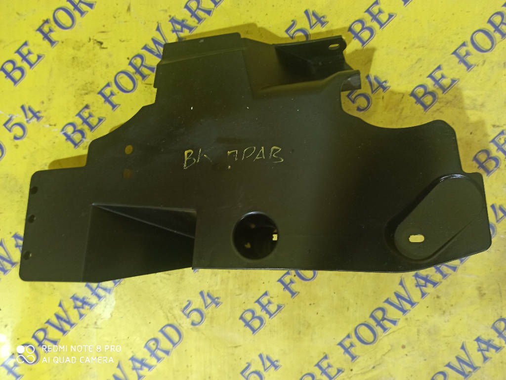 Защита днища кузова правая BP4K561Z1D Mazda Axela 2006 BKEP LFVE
