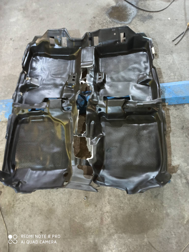 Ковровое покрытие 749028H510 Nissan X-Trail 2003 NT30 QR20DE