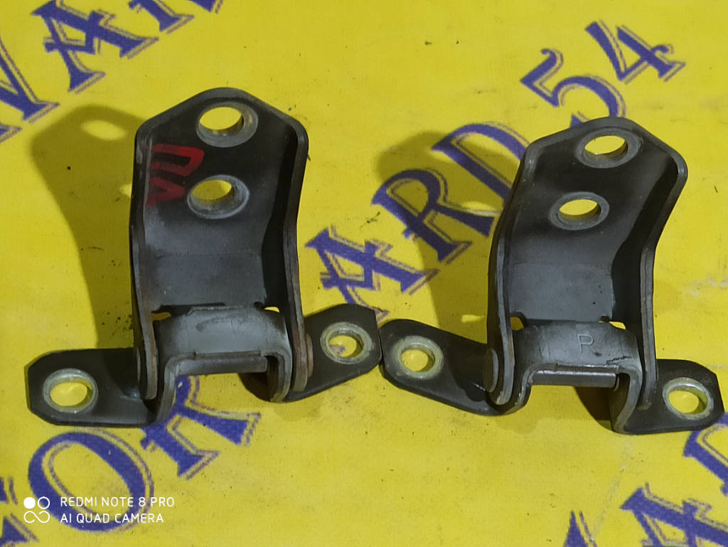 Кронштейн двери левая передняя F15159210 Mazda Axela 2006 BKEP LFVE