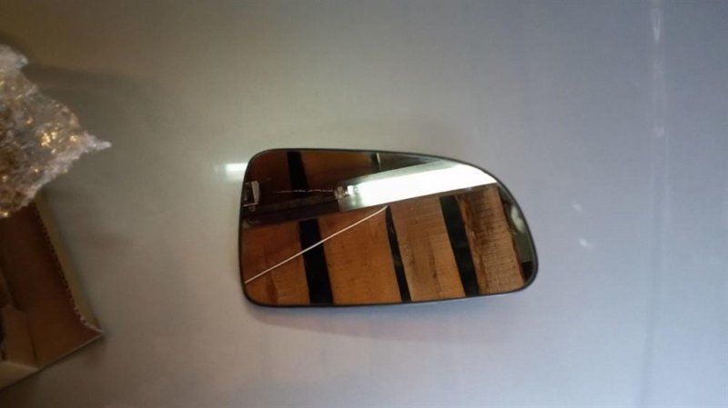 Стекло зеркала правое 388CVG145 Chevrolet Aveo 06- 4D