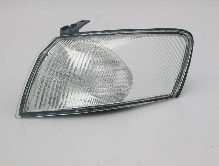 Поворотник правый передний 185147012B Mitsubishi Carisma 1995-1999