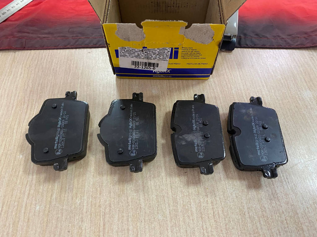 Колодки тормозные слева и справа спереди 2212650 BMW 3 2019 G20