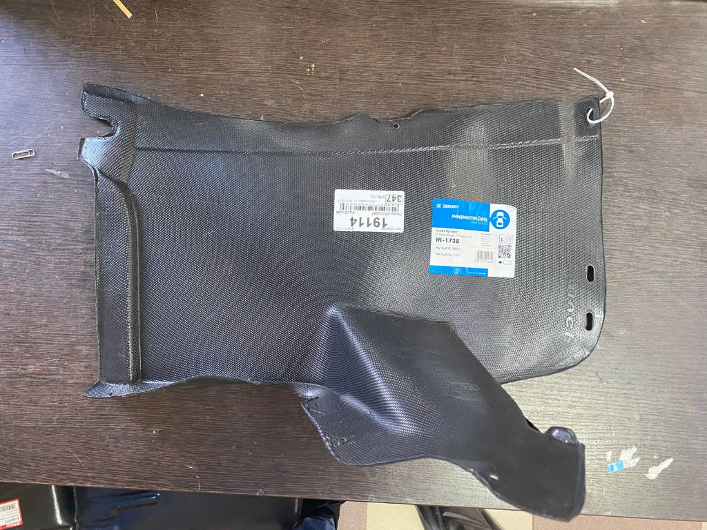 Подкрылок левый передний ik1738 Volkswagen Golf 2009-