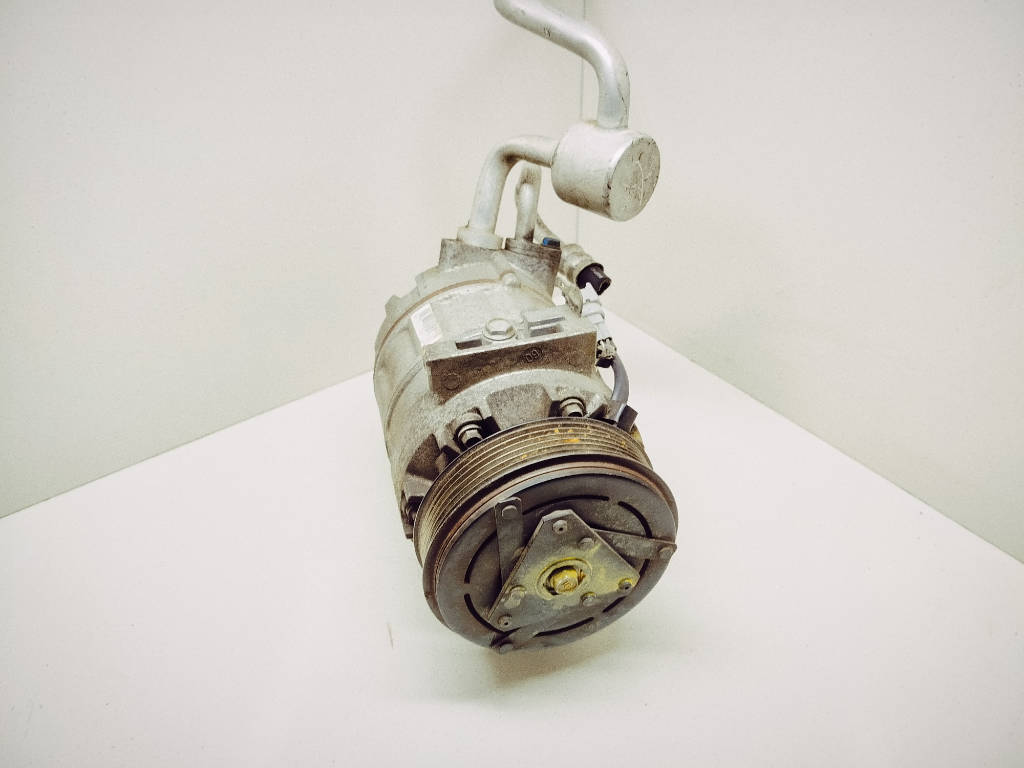 Компрессор кондиционера 926001GZ0A Nissan Serena C25 MR20DE