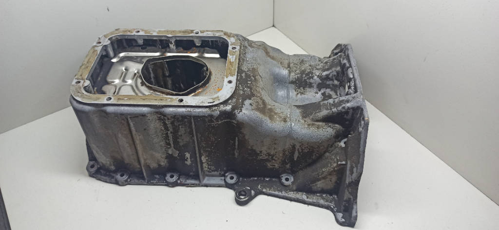 Поддон 111102U800 Nissan Cube CGA3DE