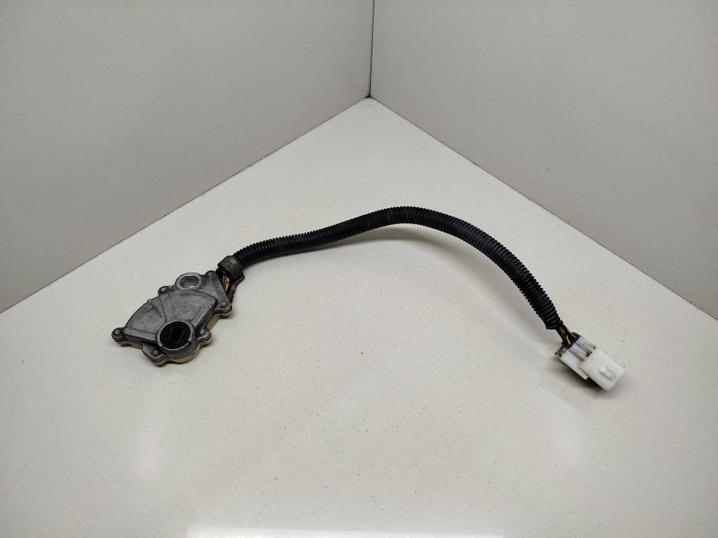 Датчик положения селектора АКПП 84540-97203 Daihatsu YRV 2001 M211G K3VE