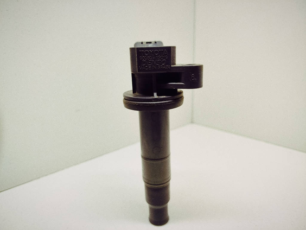 Катушка зажигания 90080-19019 Toyota Corolla Fielder ZZE122 1ZZFE