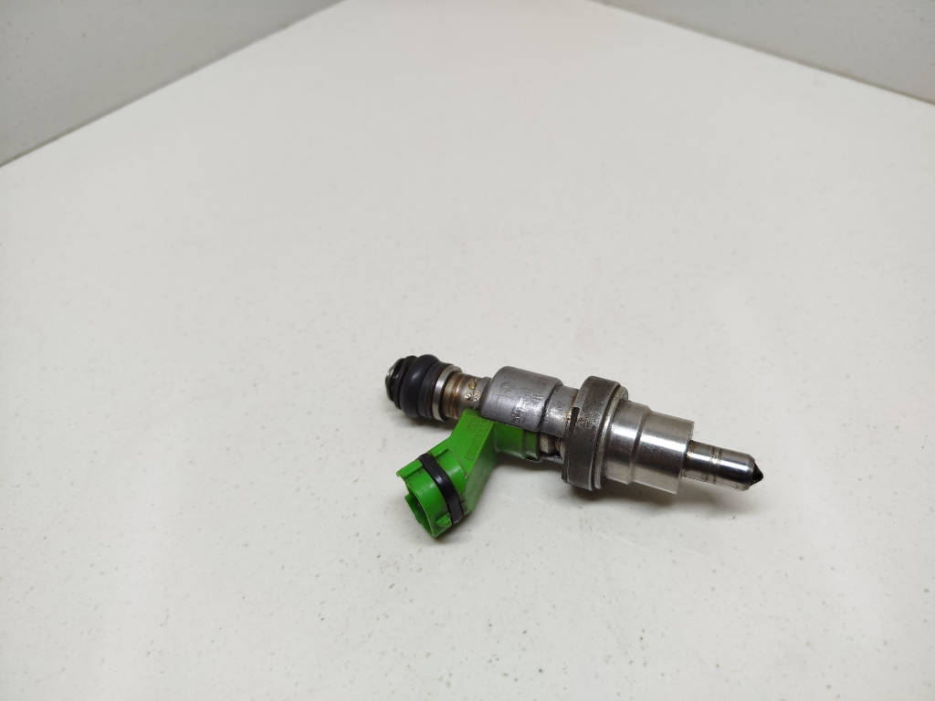 Инжектор, форсунка 2325028070 Toyota Avensis AZT250 1AZFSE