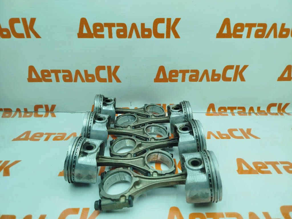 Поршень с шатуном 13101-70110 Toyota Mark II GX105 1GFE